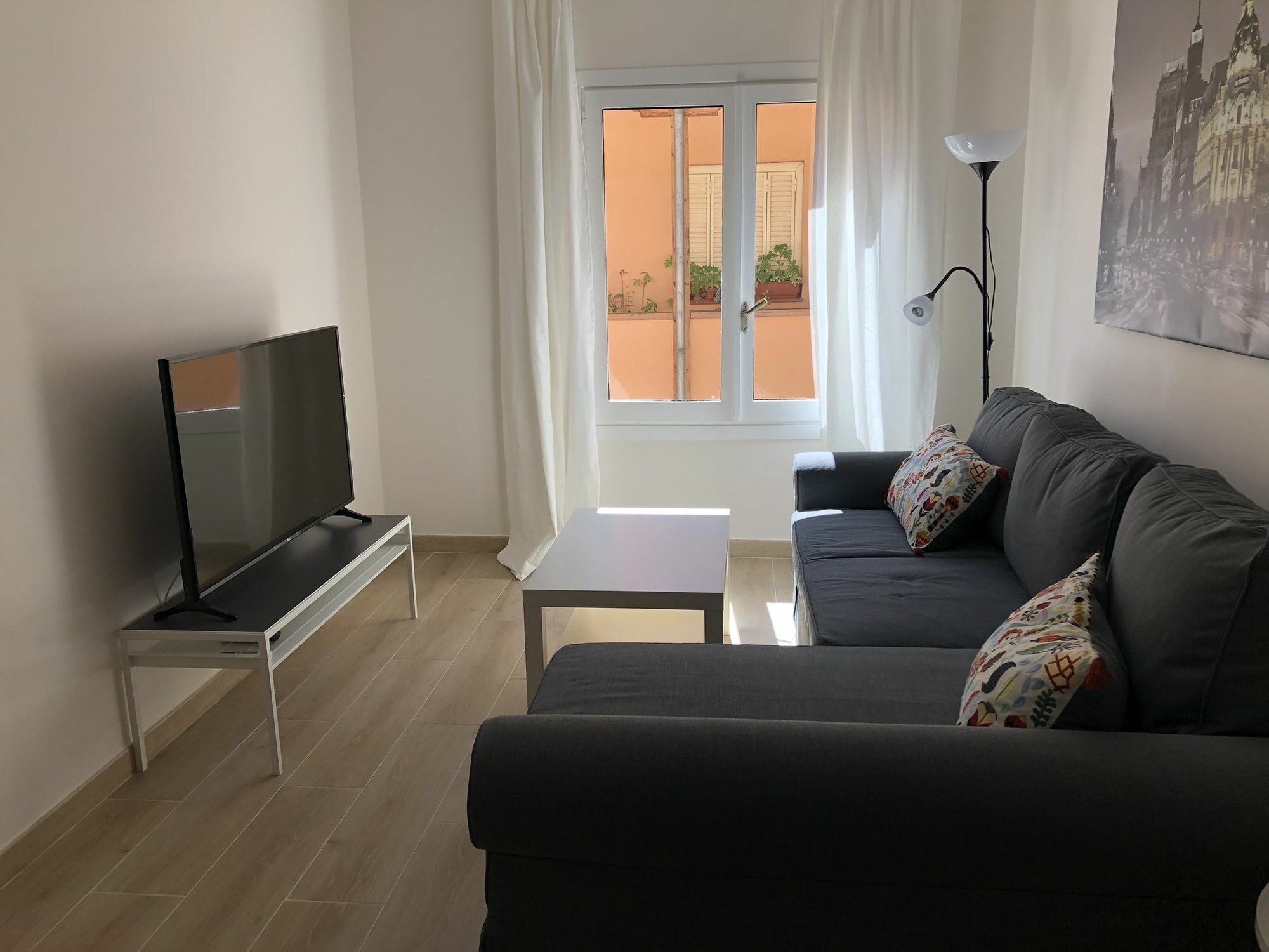 Piso En Edificio Barroco Madrid. Apartment Madrid