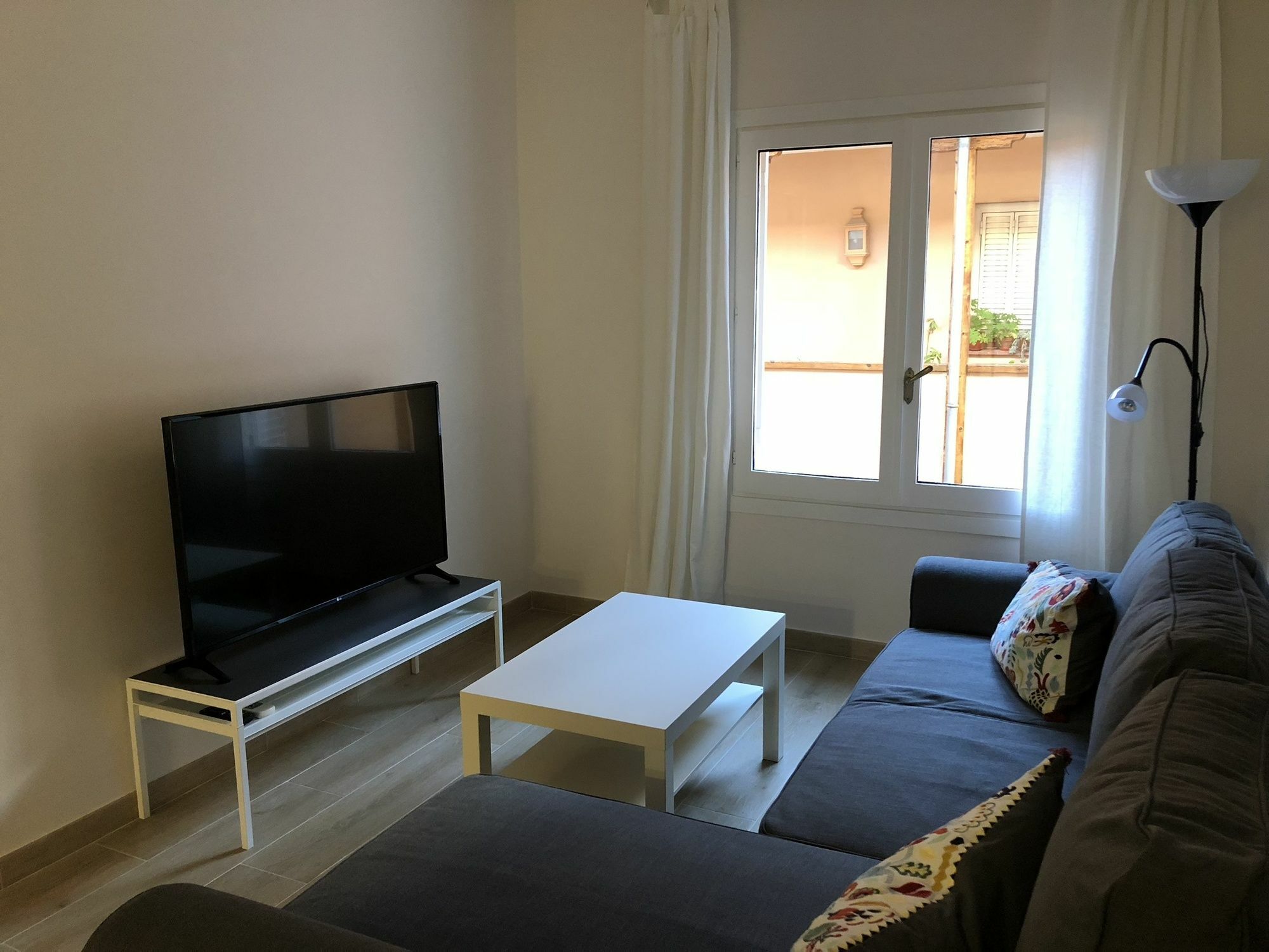 Piso En Edificio Barroco Madrid. Apartment *